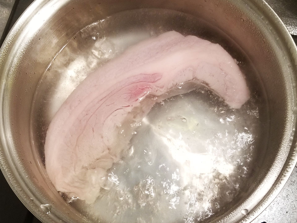 豚の角煮 下煮する