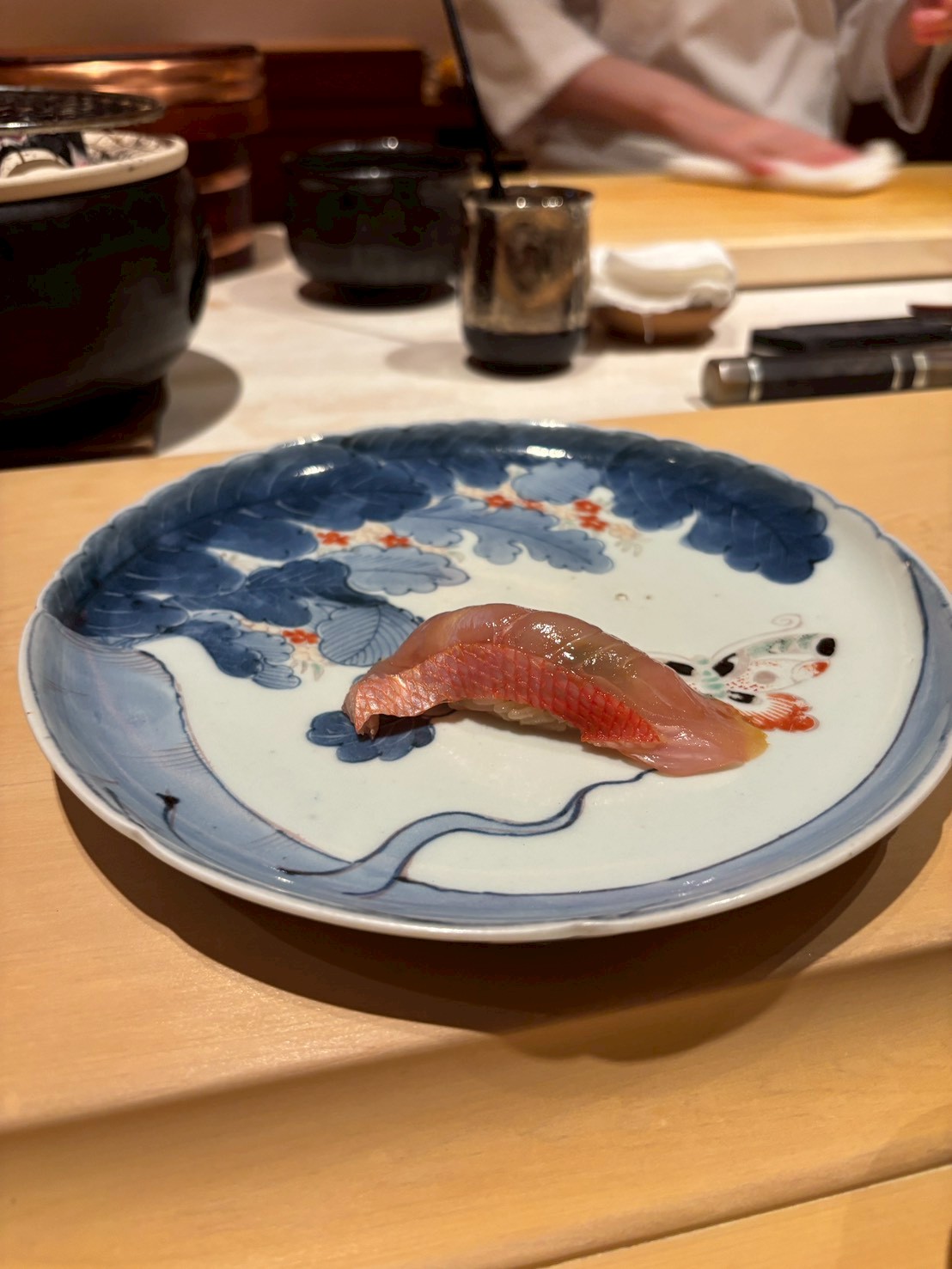 鮨六式 呟き触れ合う音